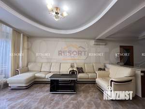 Дом 250м&sup2;, 3-этажный, посуточно, 