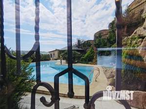 Дом 350м&sup2;, 3-этажный, посуточно, 