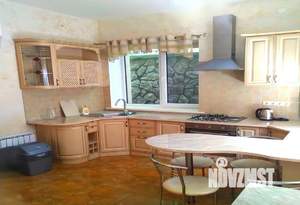 Дом 202м&sup2;, 2-этажный, посуточно, 