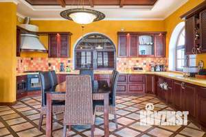 Дом 350м&sup2;, 2-этажный, посуточно, 