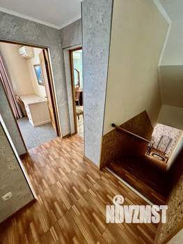 Дом 220м&sup2;, 3-этажный, посуточно, 