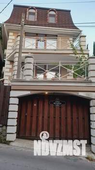 Дом 180м&sup2;, 3-этажный, посуточно, 