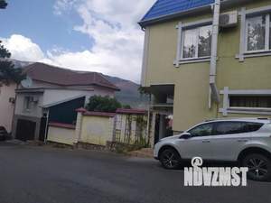 Дом 270м&sup2;, 3-этажный, посуточно, 