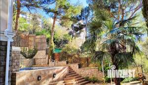 Дом 200м&sup2;, 3-этажный, посуточно, 