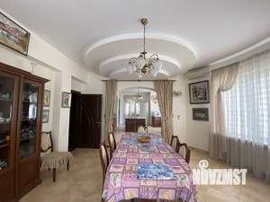 Дом 300м&sup2;, 3-этажный, посуточно, 