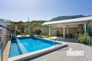 Дом 400м&sup2;, 3-этажный, посуточно, 