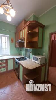 Дом 241м&sup2;, 3-этажный, на длительный срок, 