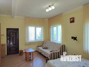 Дом 30м&sup2;, 3-этажный, посуточно, 