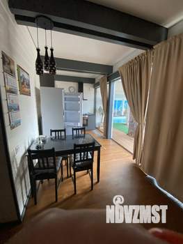 Коттедж 300м&sup2;, 2-этажный, на длительный срок, 