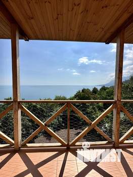 Дом 200м&sup2;, 3-этажный, посуточно, 