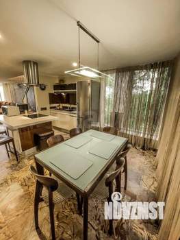 Таунхаус 200м², 3-этажный, на длительный срок, 