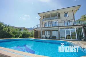 Дом 350м&sup2;, 3-этажный, посуточно, 