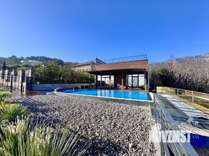 Дом 450м&sup2;, 3-этажный, посуточно, 