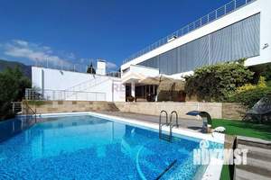 Дом 400м², 3-этажный, посуточно, 