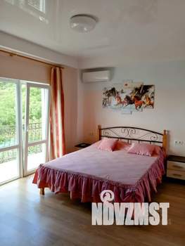 Дом 70м&sup2;, 3-этажный, посуточно, 