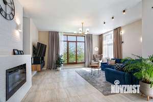 Дом 400м&sup2;, 3-этажный, посуточно, 