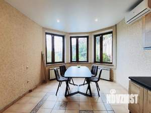 Дом 350м&sup2;, 3-этажный, посуточно, 