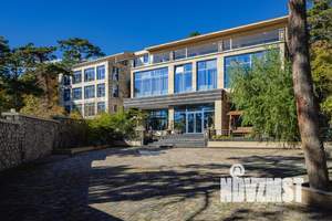 Дом 760м&sup2;, 3-этажный, посуточно, 