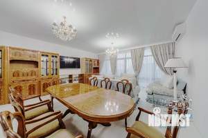 Дом 300м&sup2;, 4-этажный, посуточно, 