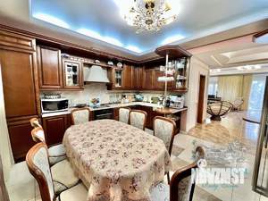 Дом 250м&sup2;, 3-этажный, посуточно, 