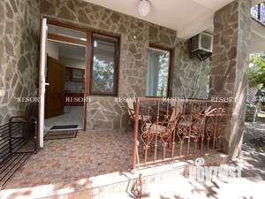 Дом 300м&sup2;, 3-этажный, посуточно, 