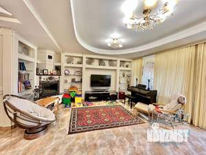 Дом 250м&sup2;, 3-этажный, посуточно, 