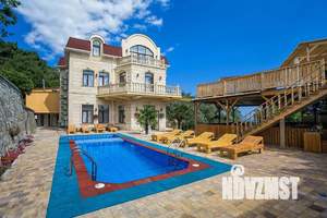 Дом 650м&sup2;, 4-этажный, посуточно, 