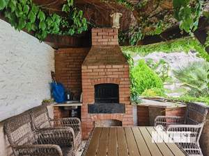 Дом 350м&sup2;, 3-этажный, посуточно, 