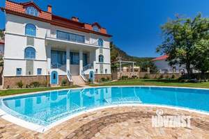 Дом 790м&sup2;, 4-этажный, посуточно, 