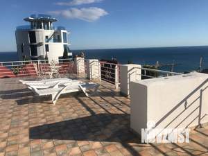 Дом 300м&sup2;, 2-этажный, посуточно, 