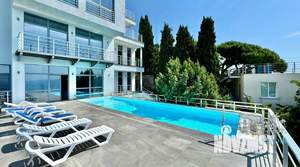 Дом 700м&sup2;, 6-этажный, посуточно, 