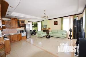 Дом 200м&sup2;, 4-этажный, посуточно, 