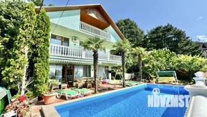 Дом 238м&sup2;, 3-этажный, посуточно, 