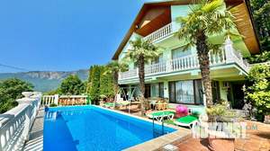 Дом 238м&sup2;, 3-этажный, посуточно, 