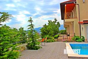 Дом 200м&sup2;, 2-этажный, посуточно, 