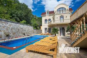 Дом 650м&sup2;, 4-этажный, посуточно, 