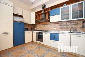 Дом 300м&sup2;, 2-этажный, посуточно, 