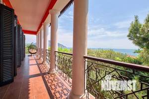 Дом 350м&sup2;, 2-этажный, посуточно, 