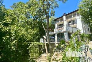 Дом 311м&sup2;, 3-этажный, посуточно, 