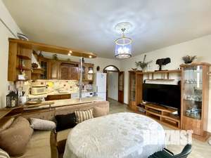 Дом 200м&sup2;, 3-этажный, посуточно, 