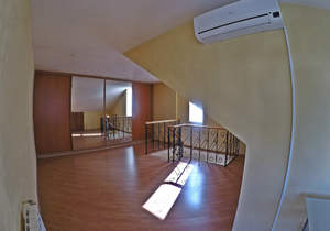 Дом 160м&sup2;, 2-этажный, на длительный срок, 