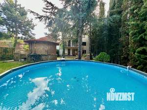 Дом 350м&sup2;, 3-этажный, посуточно, 