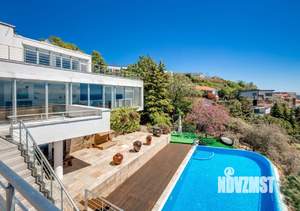 Дом 650м&sup2;, 3-этажный, посуточно, 