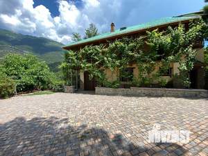 Дом 250м&sup2;, 2-этажный, посуточно, 