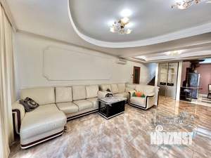 Дом 250м&sup2;, 3-этажный, посуточно, 