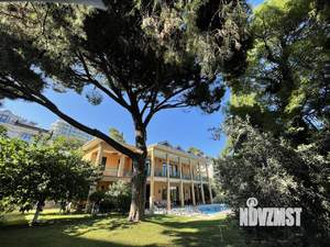 Дом 450м&sup2;, 2-этажный, посуточно, 