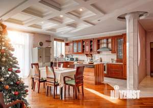 Дом 585м&sup2;, 2-этажный, посуточно, 