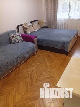 Дом 38м&sup2;, 5-этажный, посуточно, 