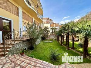 Дом 550м&sup2;, 4-этажный, посуточно, 