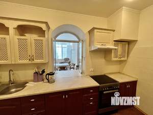 Дом 1000м², 3-этажный, посуточно, 